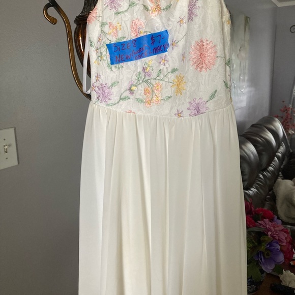 GIRLS DRESSES - Picture 8 of 9